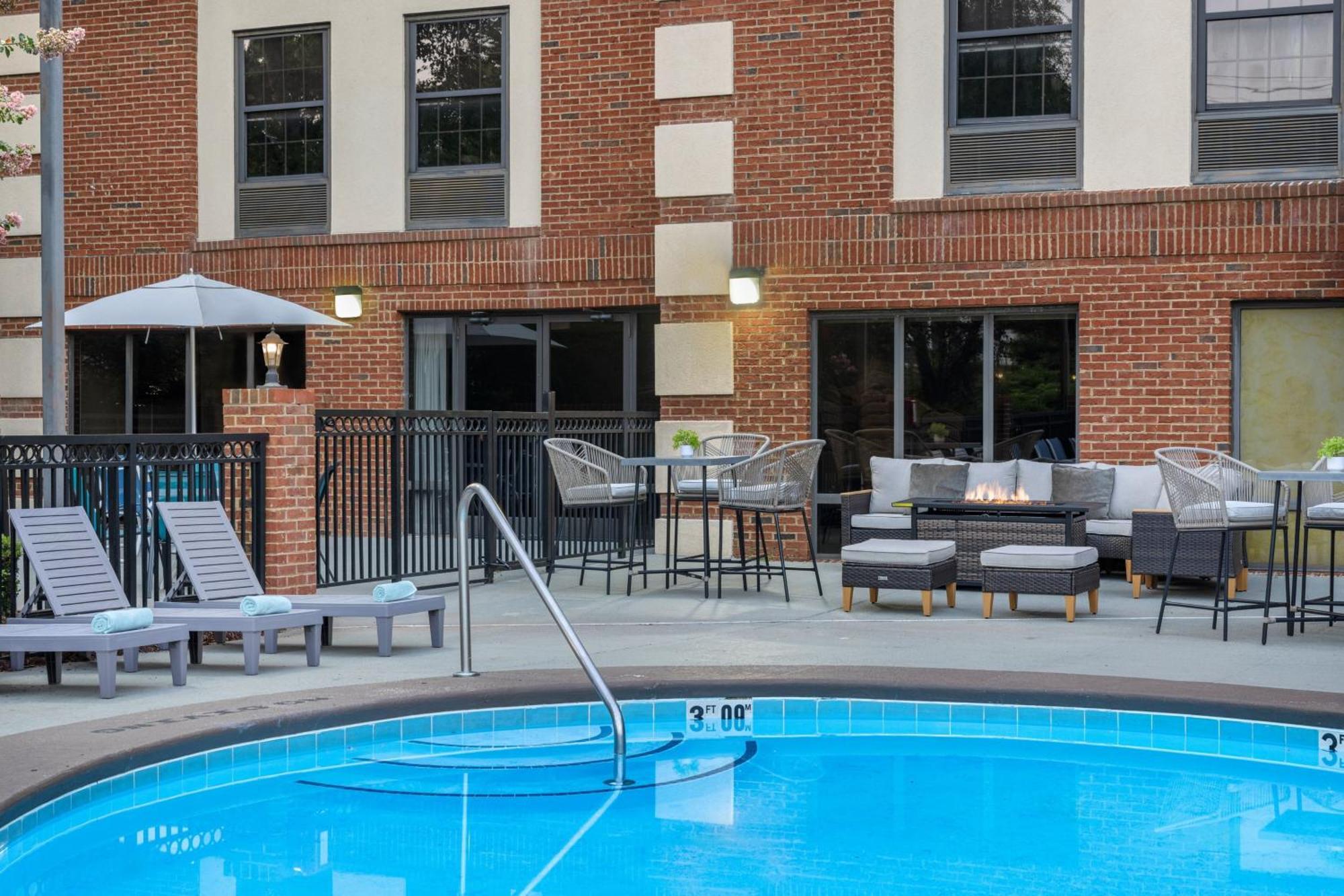 Four Points By Sheraton Greensboro Airport Eksteriør bilde