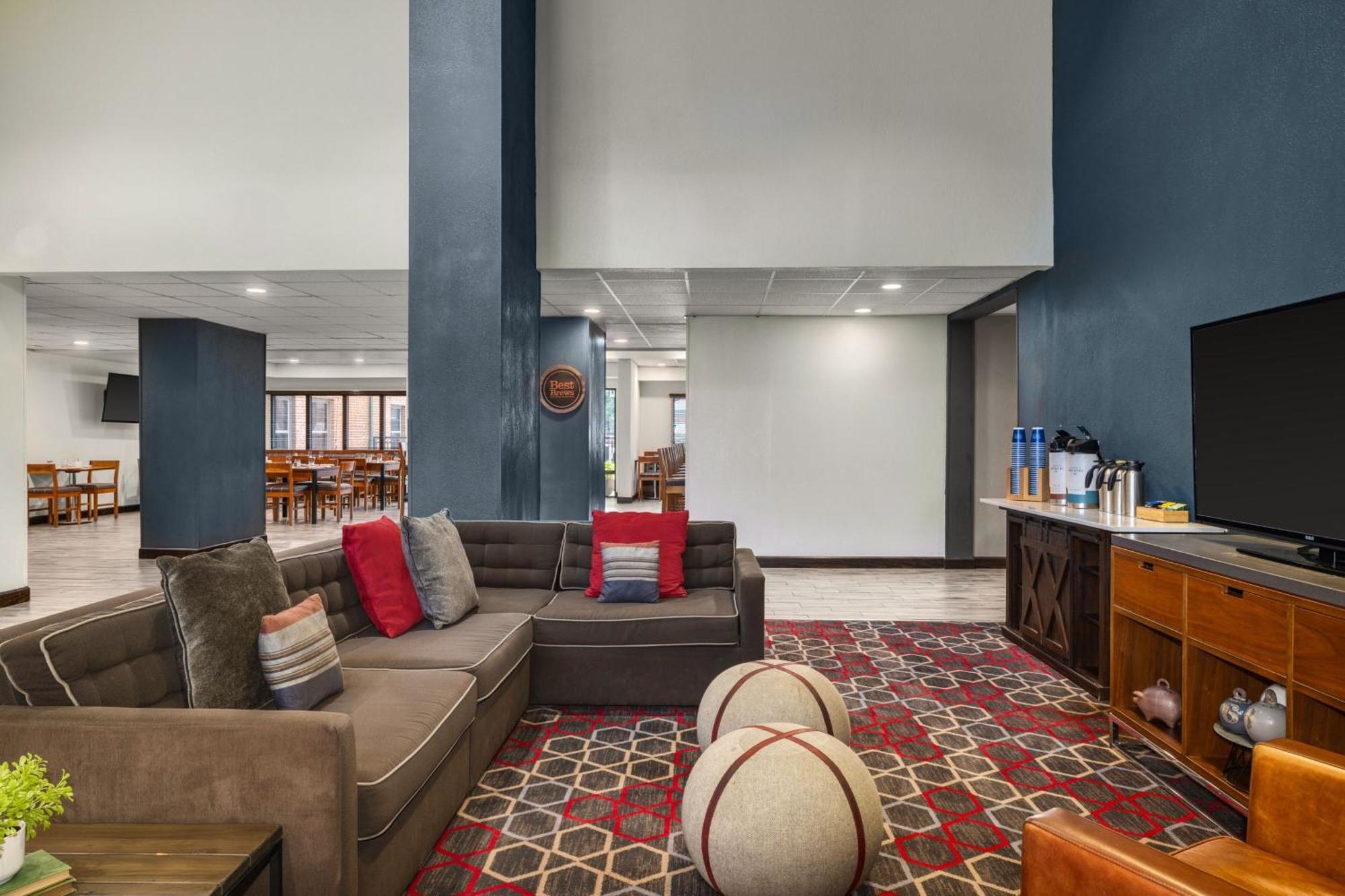 Four Points By Sheraton Greensboro Airport Eksteriør bilde