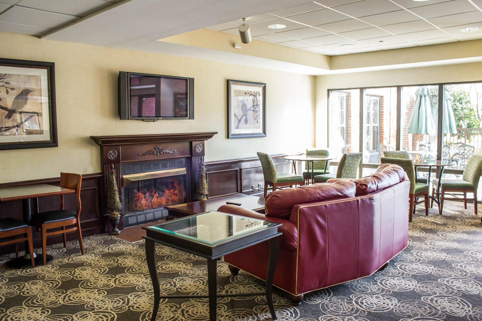 Four Points By Sheraton Greensboro Airport Eksteriør bilde